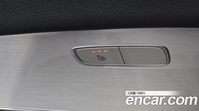 Mercedes-Benz E-Class 2020 — ფოტო 18/20