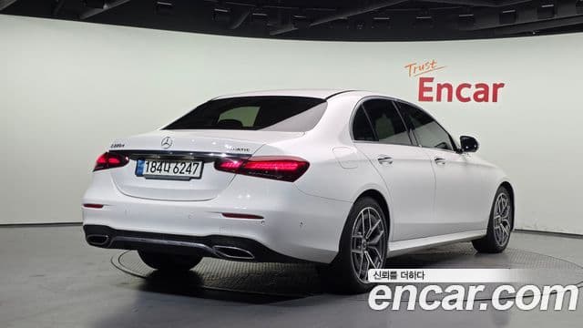 Mercedes-Benz E-Class 2021 — ფოტო 2/20