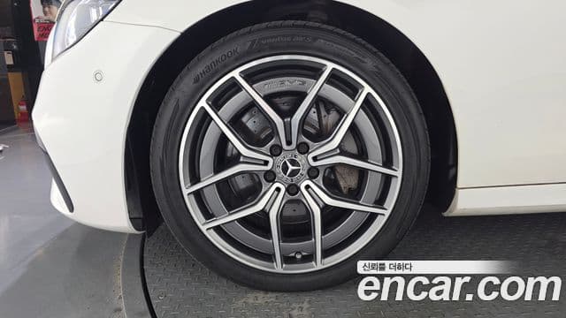 Mercedes-Benz E-Class 2021 — фото 5 из 20