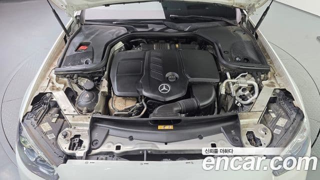 Mercedes-Benz E-Class 2021 — ფოტო 6/20