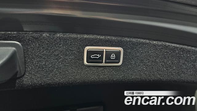 Genesis Electrified G80 2022 — фото 15 из 20