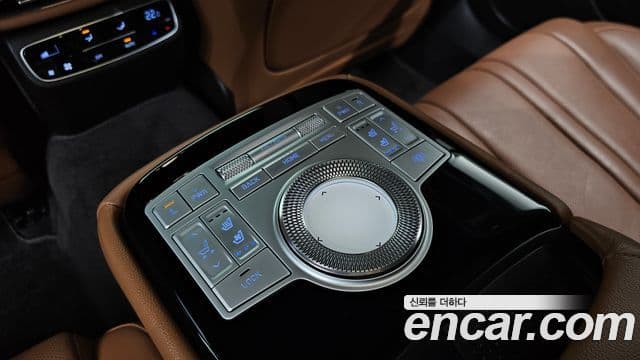 Genesis Electrified G80 2022 — фото 17 из 20