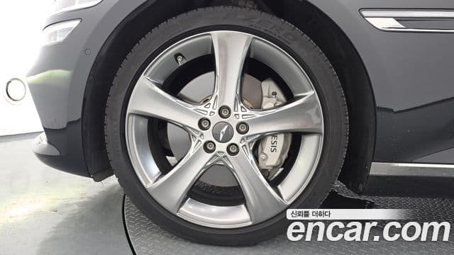 Genesis Electrified G80 2022 — ფოტო 5/20