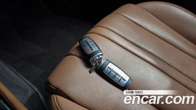 Genesis Electrified G80 2022 — ფოტო 15/20