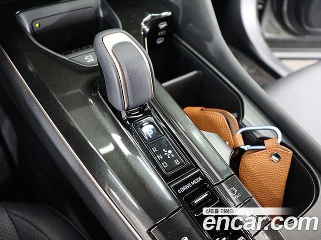 Toyota Crown Crossover 2025 — ფოტო 6/20