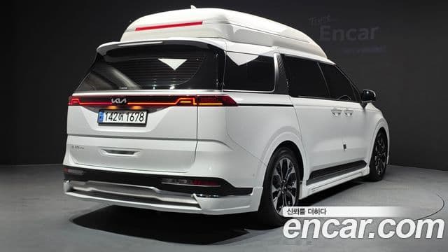 Kia Carnival 2023 — Şəkil 31/34