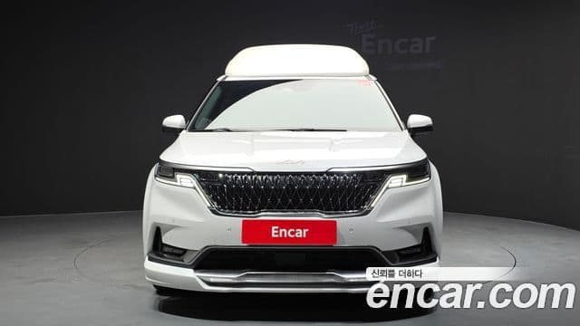 Kia Carnival 2023 — Şəkil 28/34