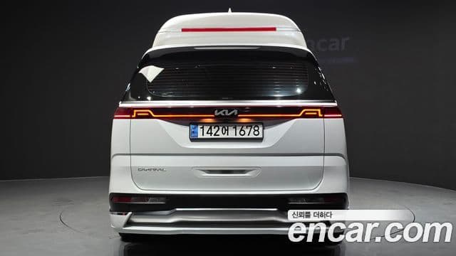 Kia Carnival 2023 — Photo 27/34