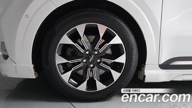 Kia Carnival 2023 — Photo 1/34