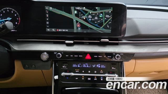 Kia Carnival 2023 — Photo 32/34