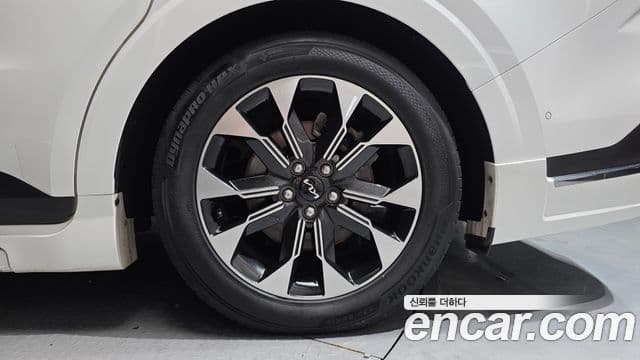 Kia Carnival 2023 — Photo 30/34