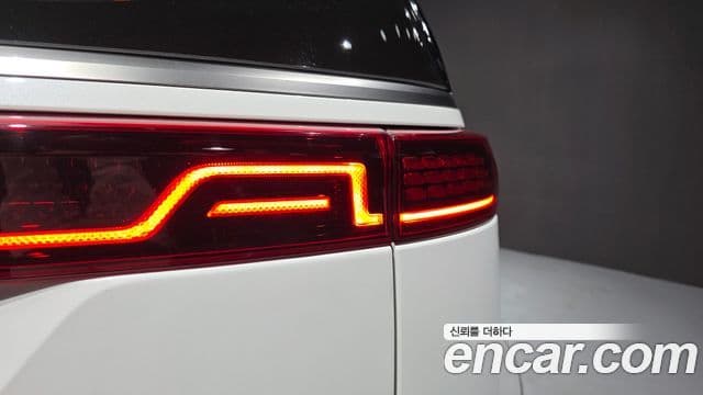 Kia Carnival 2023 — Photo 9/34