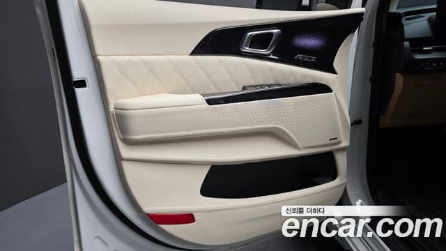 Kia Carnival 2023 — Şəkil 24/34
