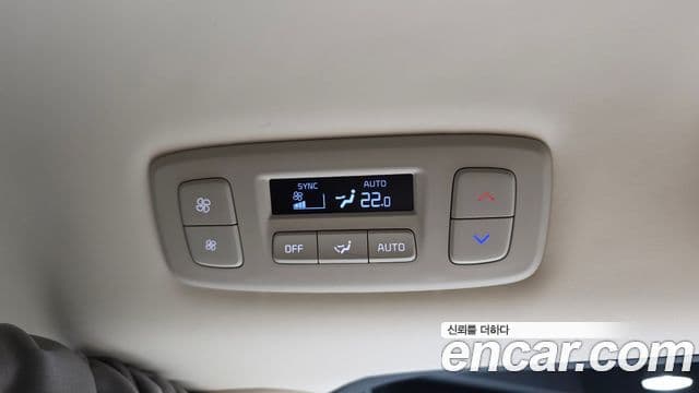 Kia Carnival 2023 — Photo 10/34
