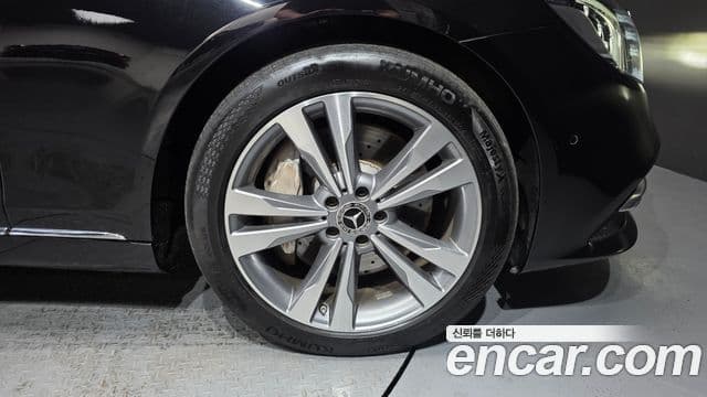 Mercedes-Benz S-Class 2018 — Photo 31/36