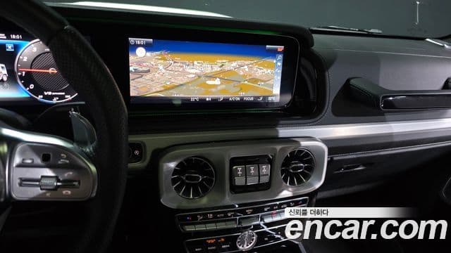 Mercedes-Benz G-Class 2020 — Photo 15/20