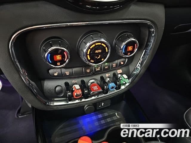 Mini Cooper Clubman 2023 — ფოტო 7/18