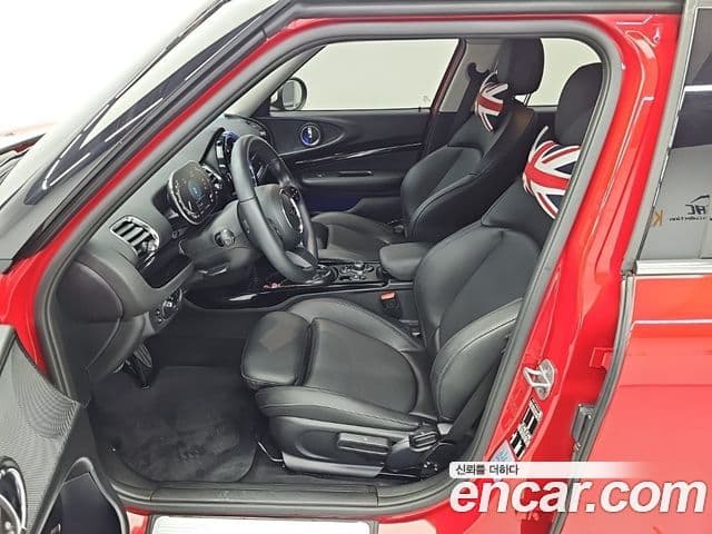 Mini Cooper Clubman 2023 — ფოტო 8/18