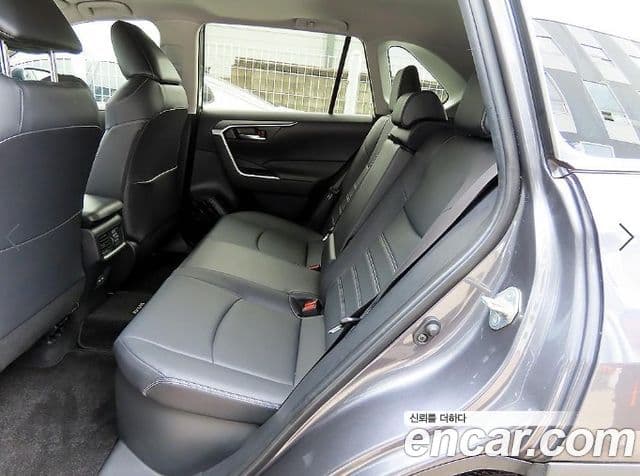 Toyota RAV4 2025 — ფოტო 5/20