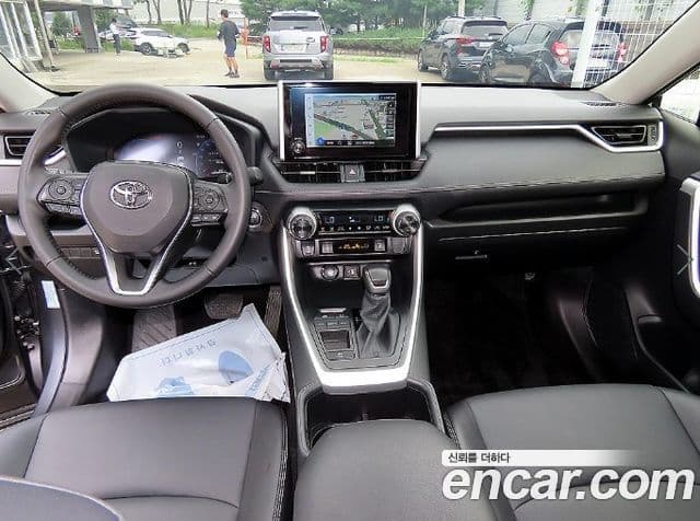 Toyota RAV4 2025 — ფოტო 6/20