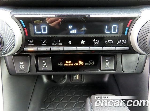 Toyota RAV4 2025 — ფოტო 14/20
