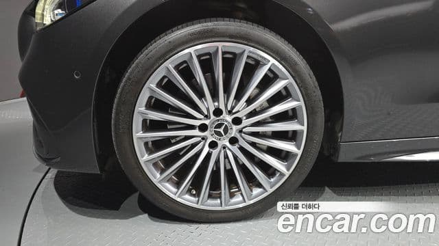 Mercedes-Benz C-Class 2022 — ფოტო 4/20