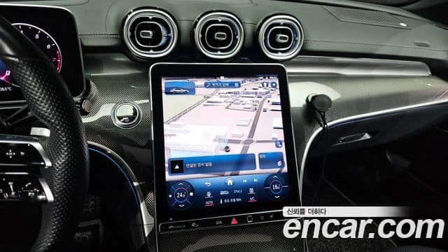 Mercedes-Benz C-Class 2022 — ფოტო 15/20