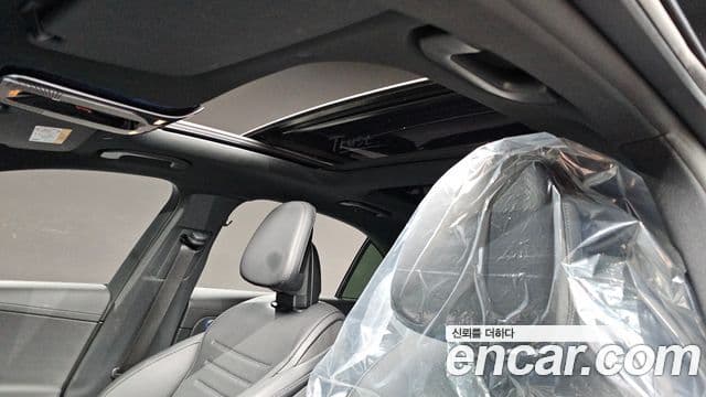 Mercedes-Benz C-Class 2022 — ფოტო 17/20