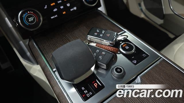 Land Rover Range Rover 2022 — Şəkil 8/20