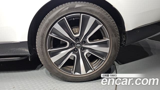 Land Rover Range Rover 2022 — Photo 34/36