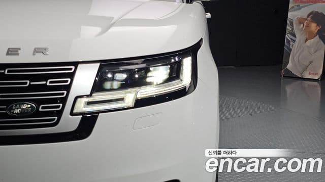 Land Rover Range Rover 2022 — Photo 23/36