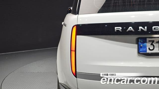 Land Rover Range Rover 2022 — Photo 19/36