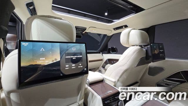 Land Rover Range Rover 2022 — Photo 8/36