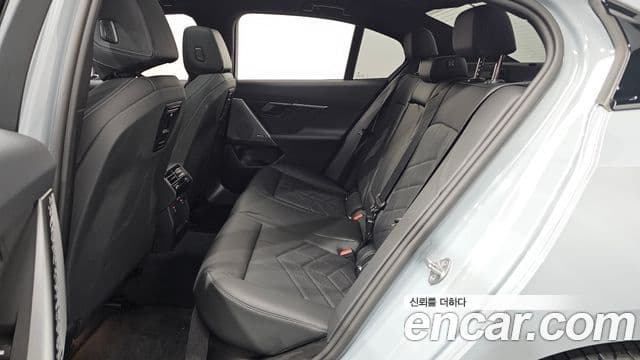 BMW 5 Series 2024 — Şəkil 11/20
