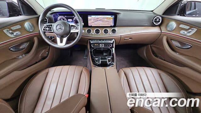Mercedes-Benz E-Class 2020 — ფოტო 10/20