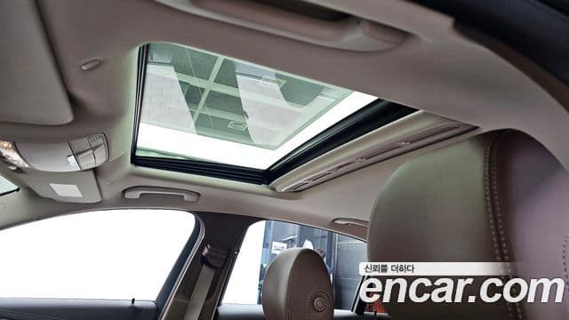 Mercedes-Benz E-Class 2020 — ფოტო 19/20