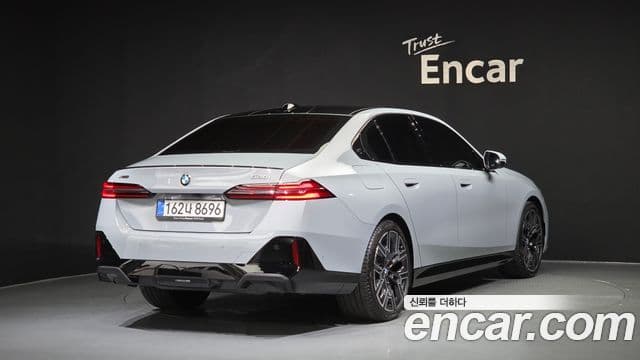 BMW 5 Series 2025 — Photo 15/20