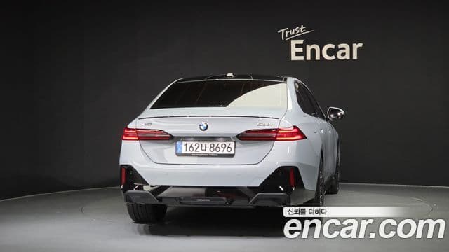 BMW 5 Series 2025 — Photo 7/20