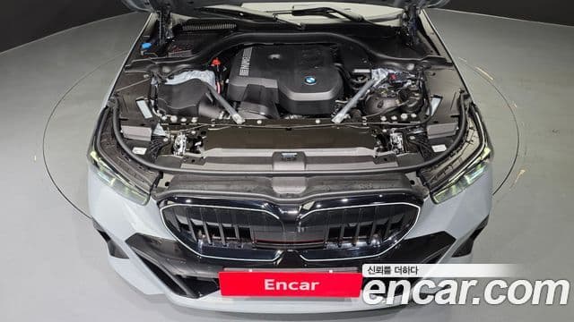 BMW 5 Series 2025 — Photo 13/20