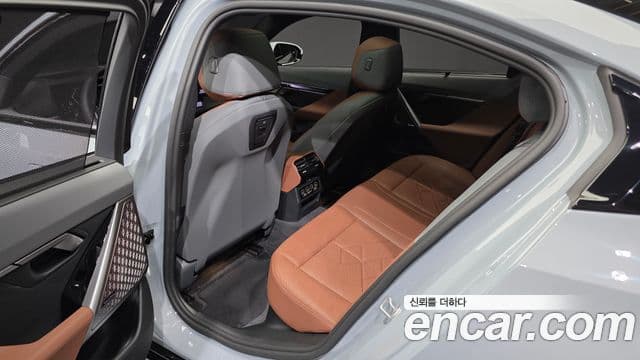 BMW 5 Series 2025 — Photo 6/20