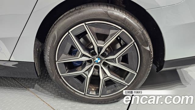BMW 5 Series 2026 — Photo 31/33