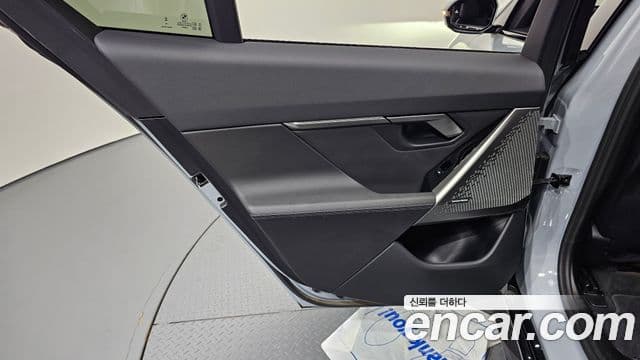 BMW 5 Series 2026 — Photo 14/33