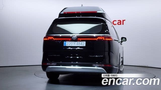 Kia Carnival 2021 — Фото 4/20