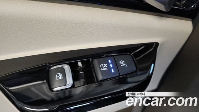 Kia Carnival 2021 — Фото 18/20