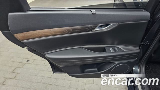 Genesis G80 2020 — ფოტო 28/34