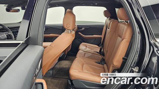 Audi Q7 2021 — ფოტო 12/20