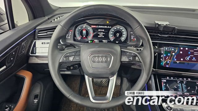 Audi Q7 2021 — ფოტო 13/20