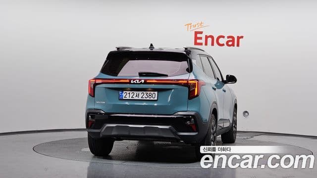 Kia Seltos 2023 — ფოტო 4/20