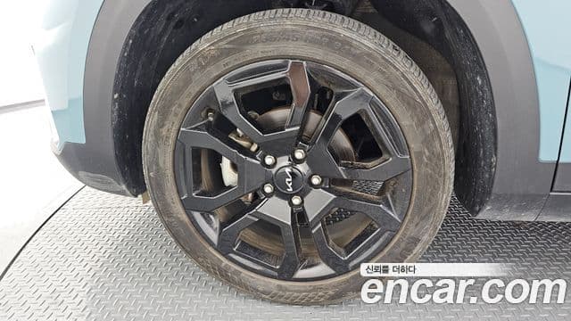 Kia Seltos 2023 — ფოტო 5/20
