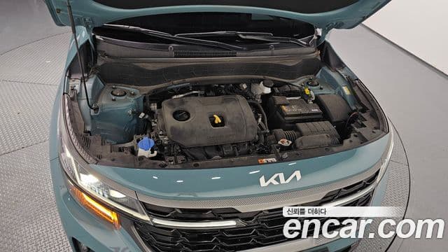 Kia Seltos 2023 — ფოტო 6/20